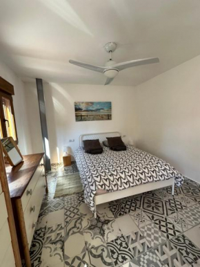 Precioso apartamento con a/a en Ruzafa con terracita privada y acceso a un jardín, para 2-3 personas